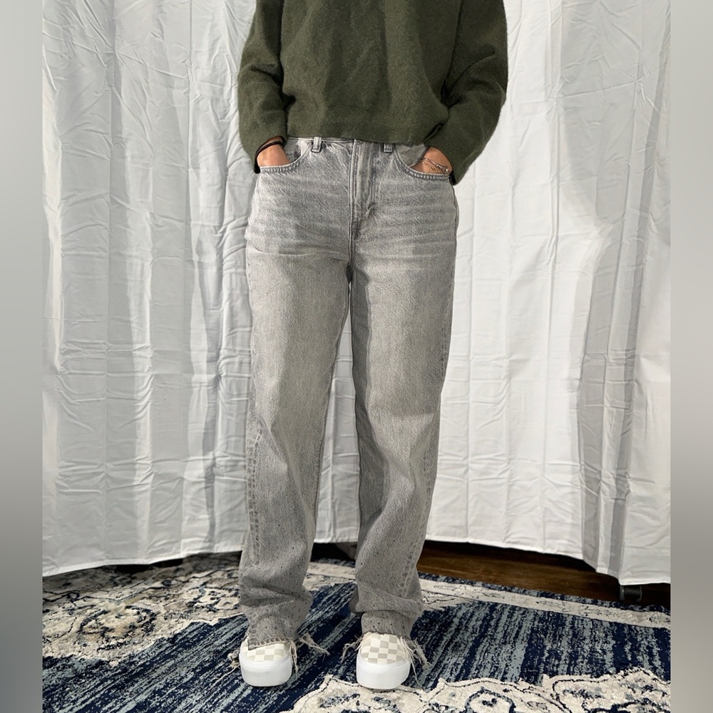 Gray Straight-Leg Rhinestone Jeans - Picture 4 of 6